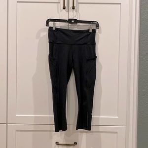 Lululemon cropped tights size 6 black